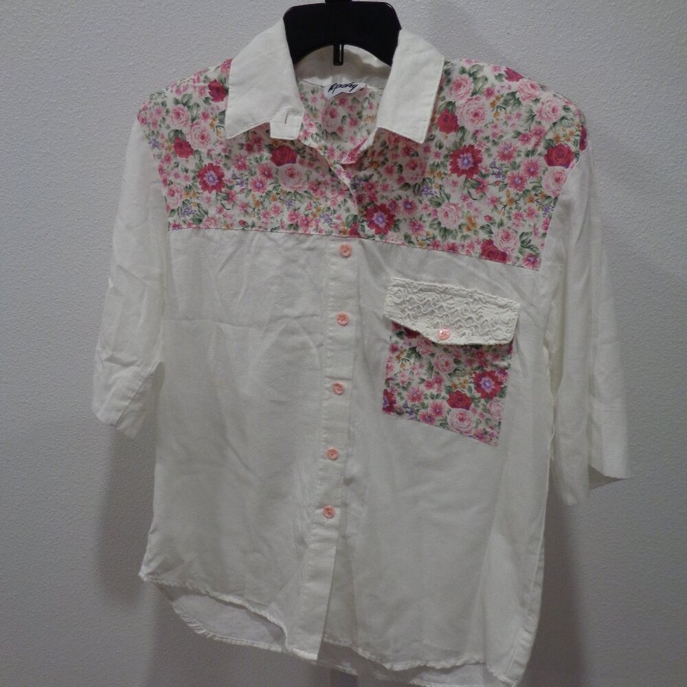 Tcpestry Women's Button Front Floral Top Size Medium Vintage Short Sleeve Blouse